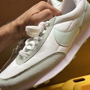 Nike daybreak women’s  ck2351-011 green new